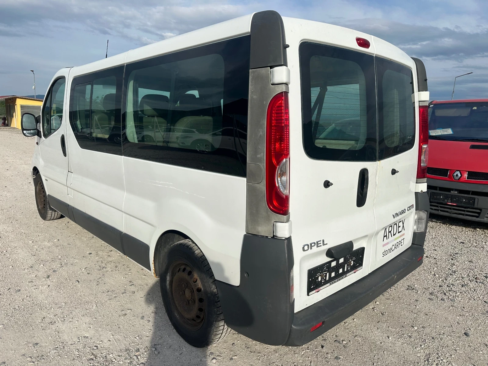 Opel Vivaro 2.0/115кс МАКСИ 9 Места Климатик - изображение 5