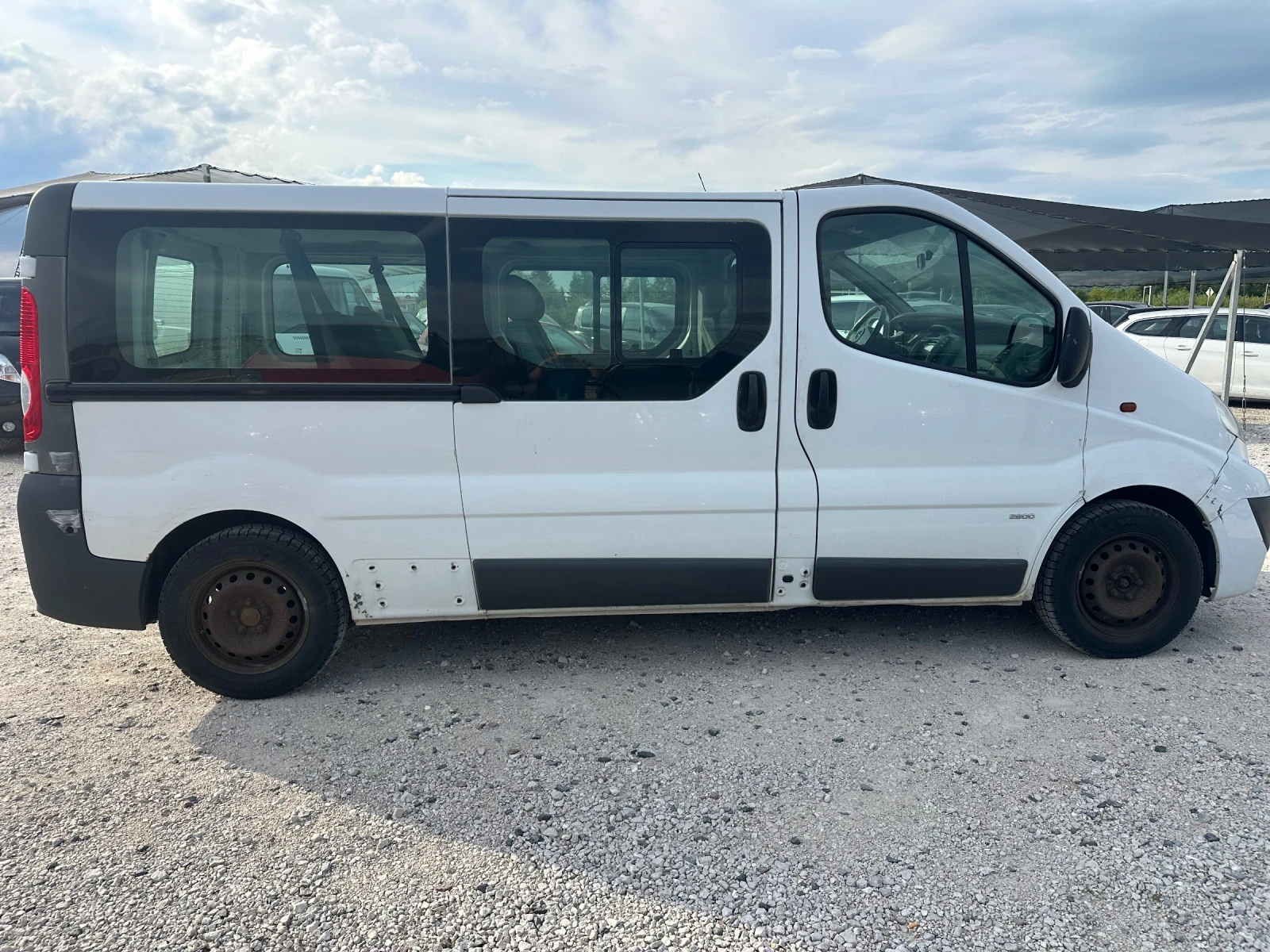 Opel Vivaro 2.0/115кс МАКСИ 9 Места Климатик - изображение 8