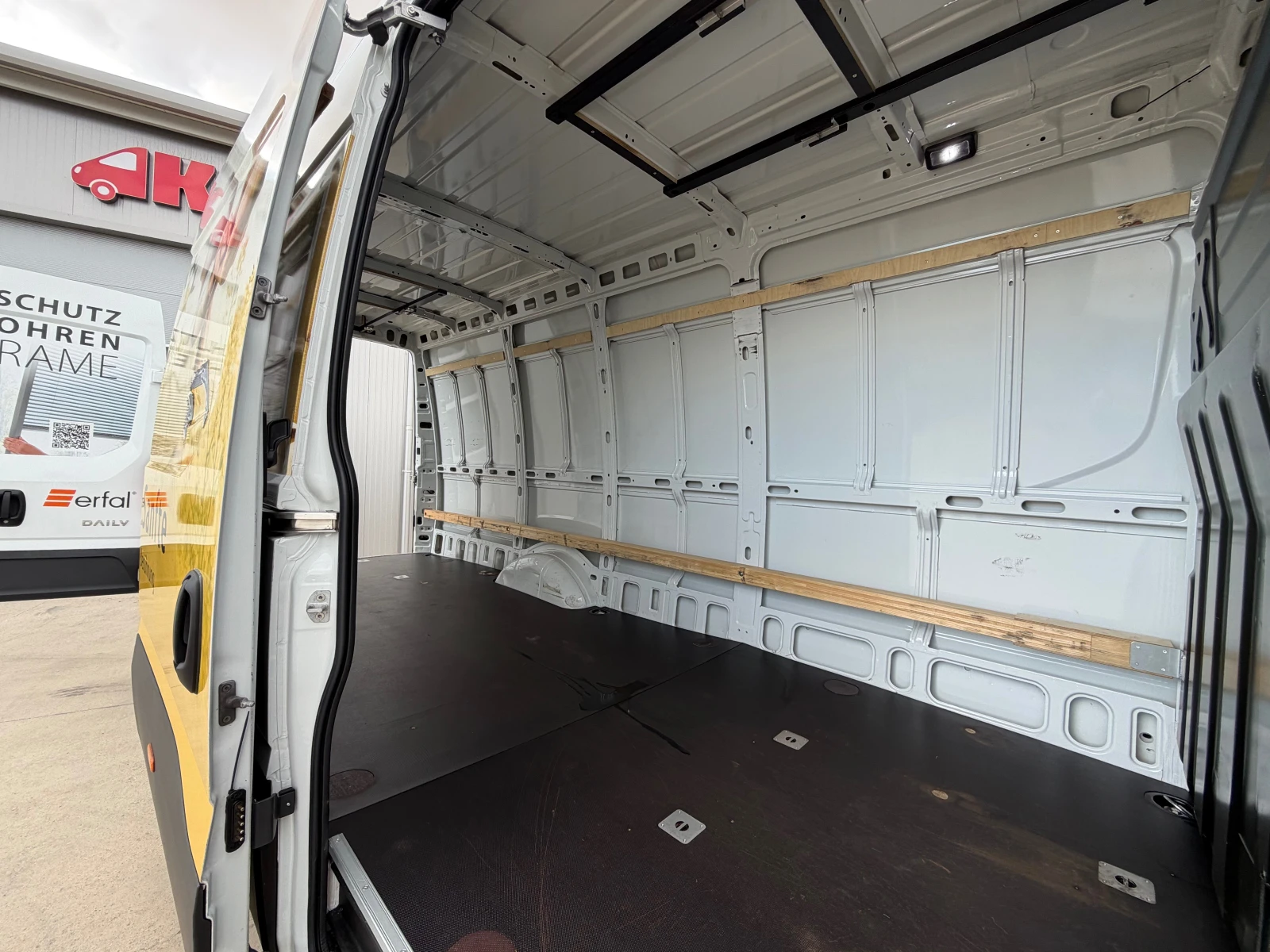 Iveco 35s16 MAXI!LED!2-БРОЯ!EURO6!FULL!ТОП!, снимка 8 - Бусове и автобуси - 56197153