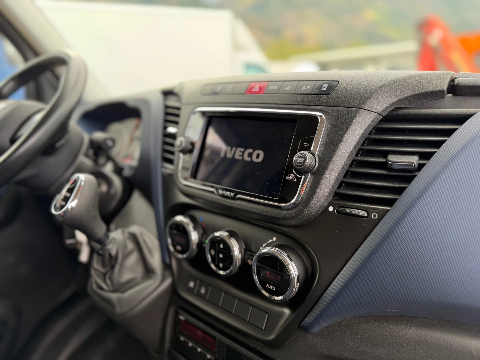 Iveco 35s16 MAXI!LED!2-БРОЯ!EURO6!FULL!ТОП!, снимка 11 - Бусове и автобуси - 56197153