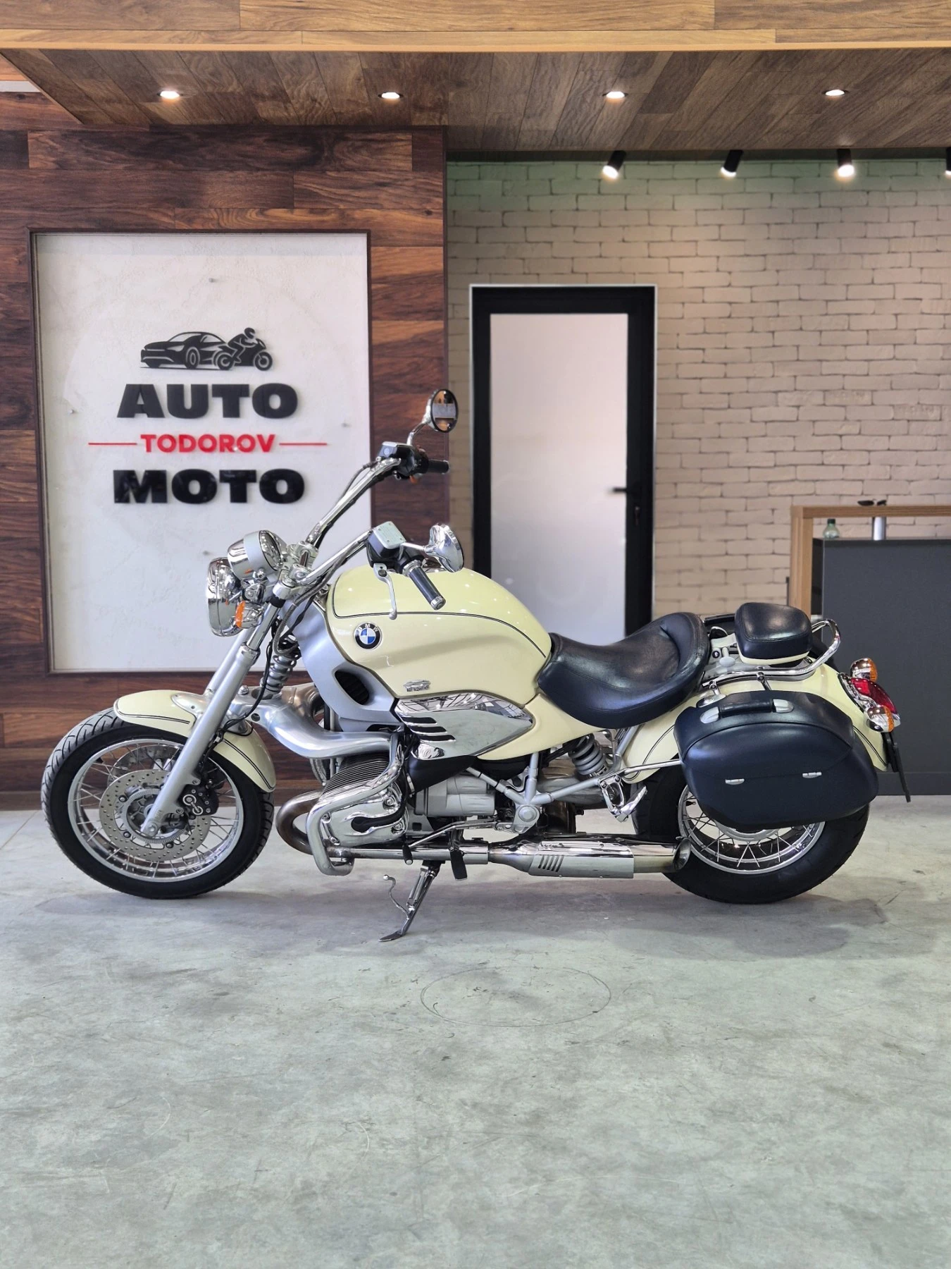 BMW R 1200 C ABS! ТОП състояние! Нов внос от ШВЕЙЦАРИЯ!, снимка 4 - Мотоциклети и мототехника - 54470473