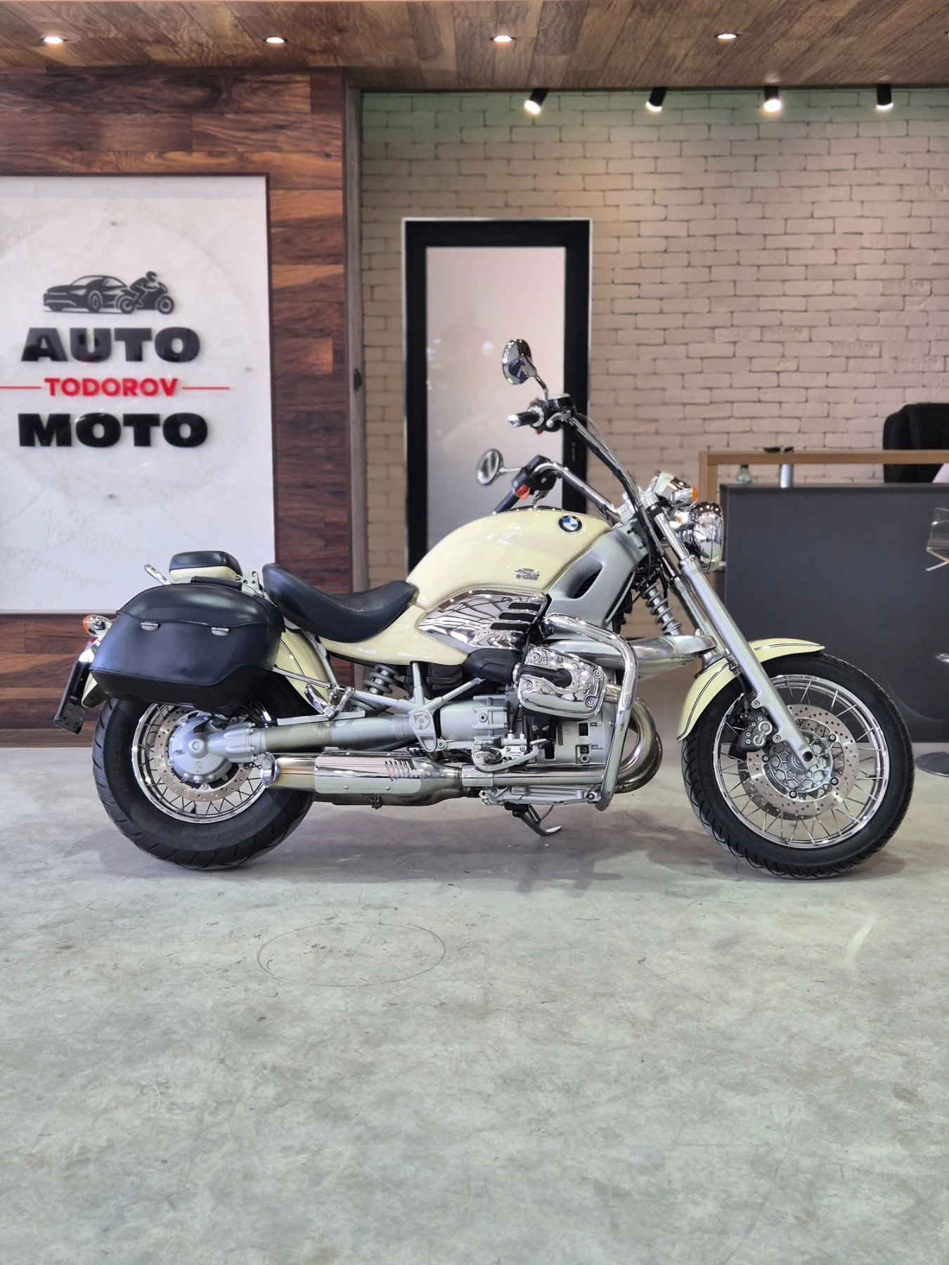 BMW R 1200 C ABS! ТОП състояние! Нов внос от ШВЕЙЦАРИЯ!, снимка 8 - Мотоциклети и мототехника - 54470473