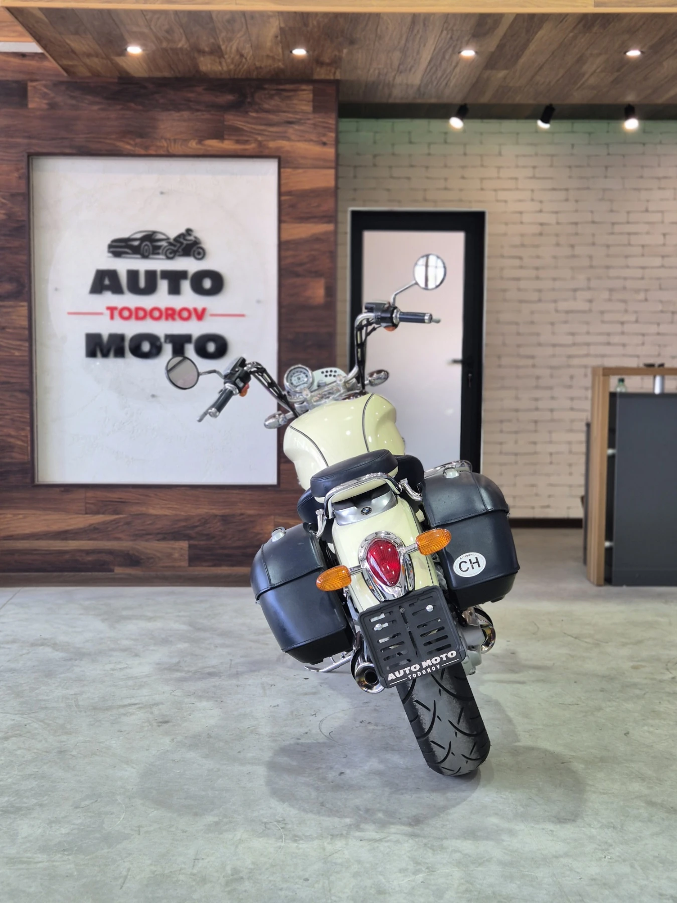 BMW R 1200 C ABS! ТОП състояние! Нов внос от ШВЕЙЦАРИЯ!, снимка 6 - Мотоциклети и мототехника - 54470473