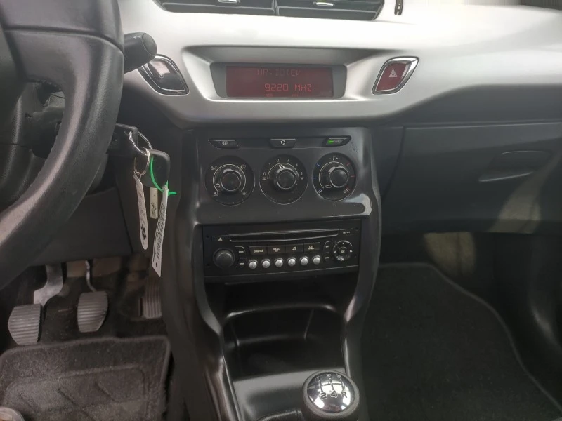 Citroen C3 1.6hdi като нов евро 5, снимка 10 - Автомобили и джипове - 47401231