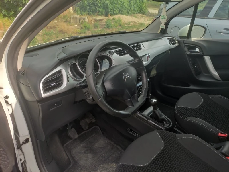 Citroen C3 1.6hdi като нов евро 5, снимка 11 - Автомобили и джипове - 47337594