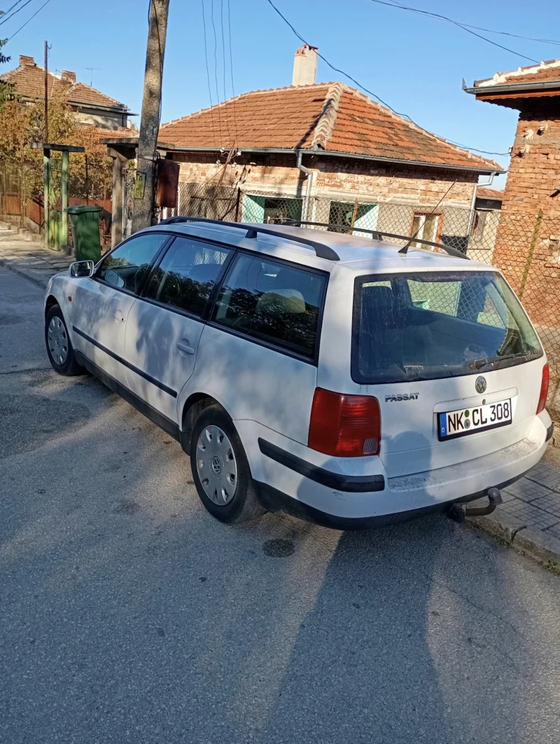 VW Passat 1600, снимка 4 - Автомобили и джипове - 47751160