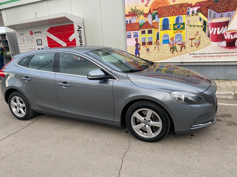 Volvo V40, снимка 2 - Автомобили и джипове - 48080284