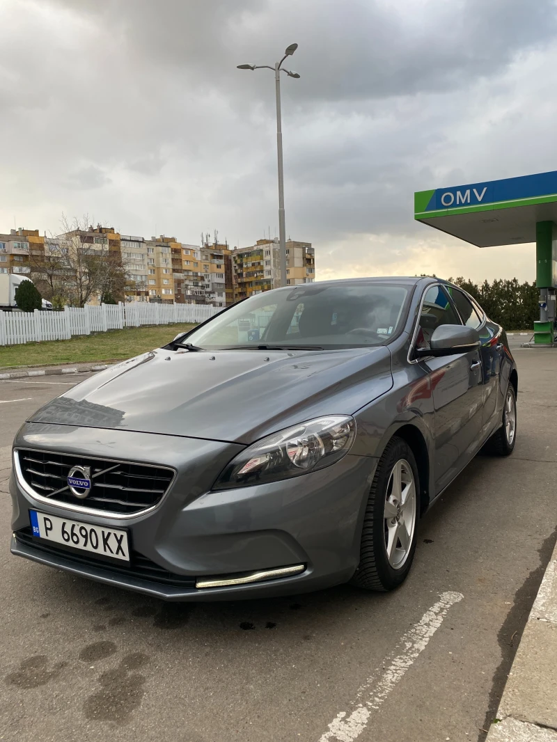 Volvo V40, снимка 4 - Автомобили и джипове - 48080284