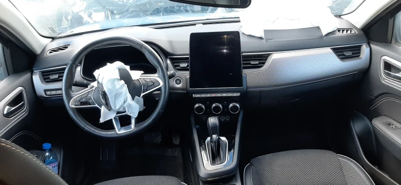 Renault Arkana, снимка 8 - Автомобили и джипове - 51798615