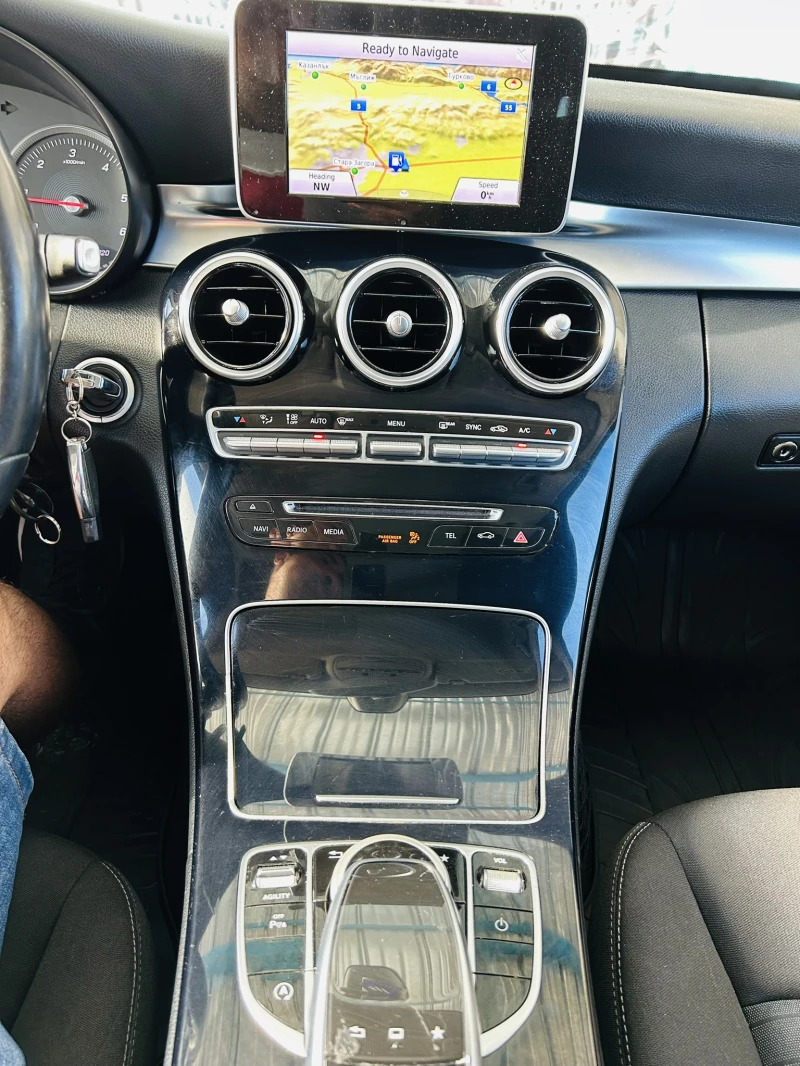Mercedes-Benz C 220 Bluetec* FULL LED* Bluetec* Distr* Navi* F1, снимка 14 - Автомобили и джипове - 51827744