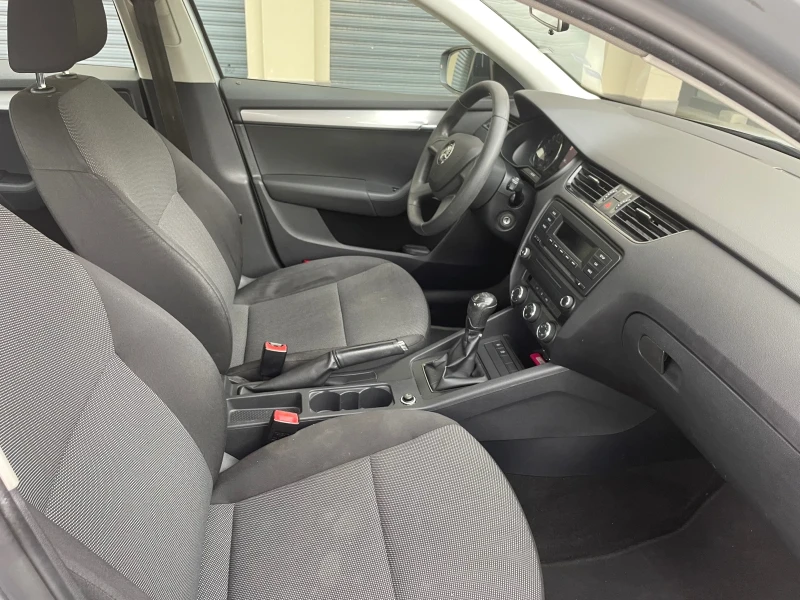 Skoda Octavia 1.6TDI, снимка 12 - Автомобили и джипове - 52892521