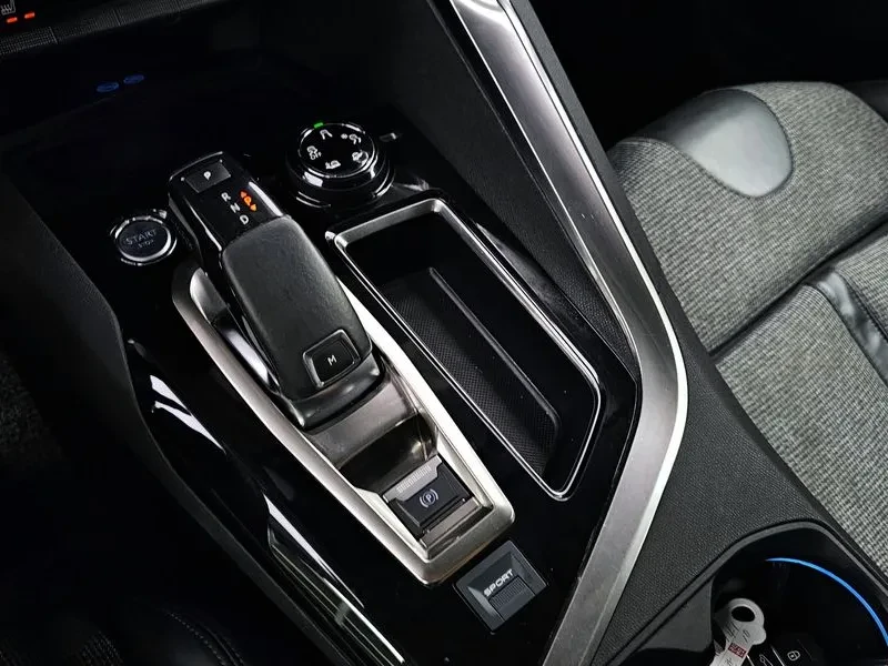 Peugeot 5008 1.5 BLUEHDI ALLURE, снимка 9 - Автомобили и джипове - 55277683