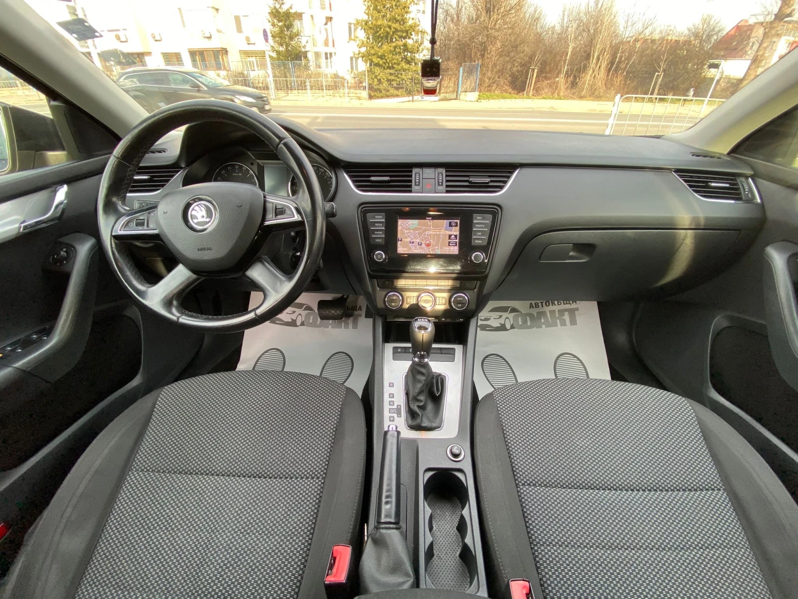 Skoda Octavia 2.0TDi/AVTOMAT/NAVI - изображение 9