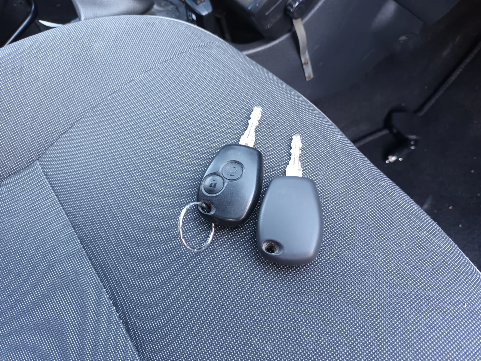 Dacia Logan 1.6 / Gas | Mobile.bg   11