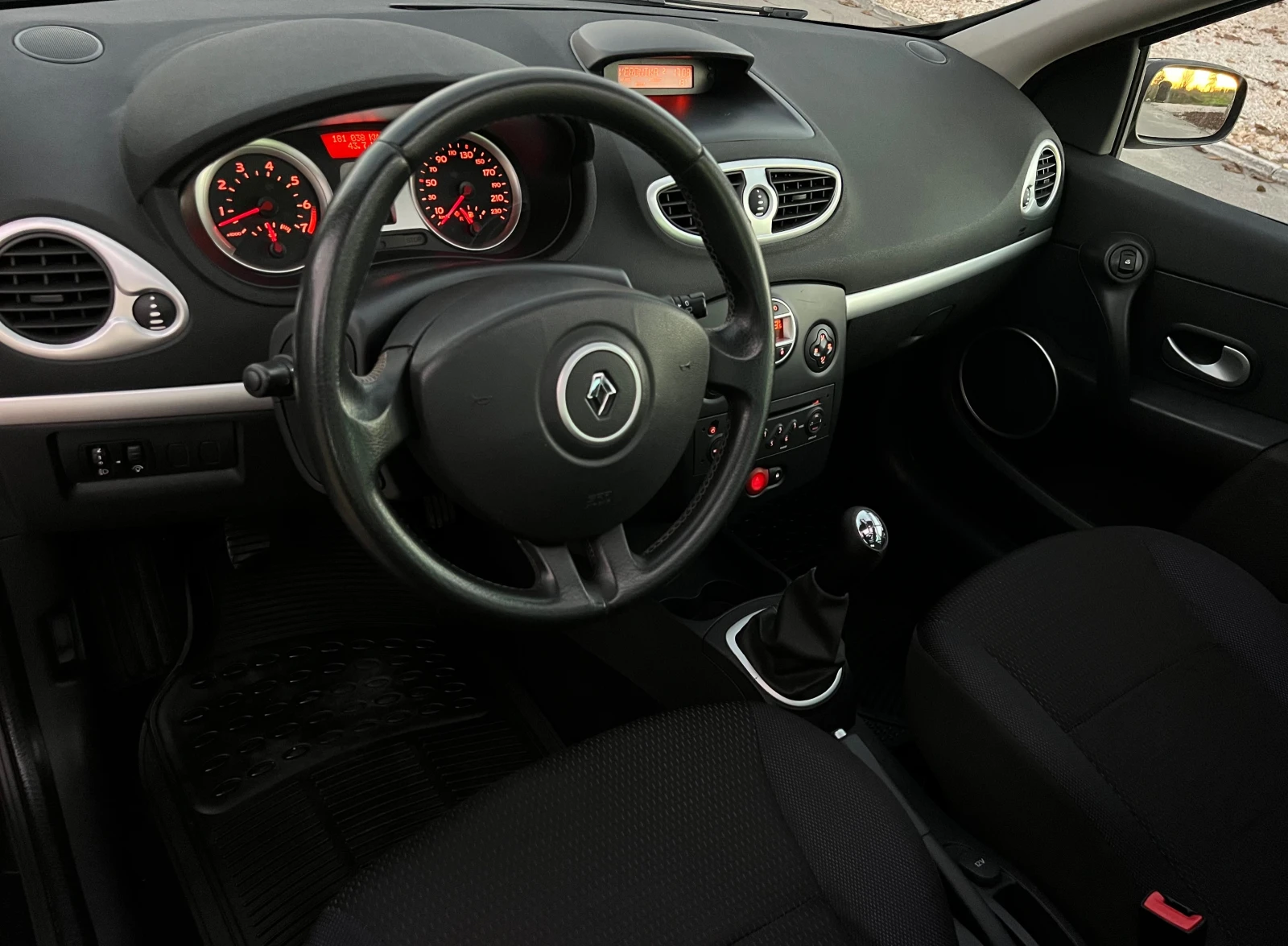 Renault Clio 1.2TCE PANORAMA/KLIMATRONIK/UNIKAT | Mobile.bg   12