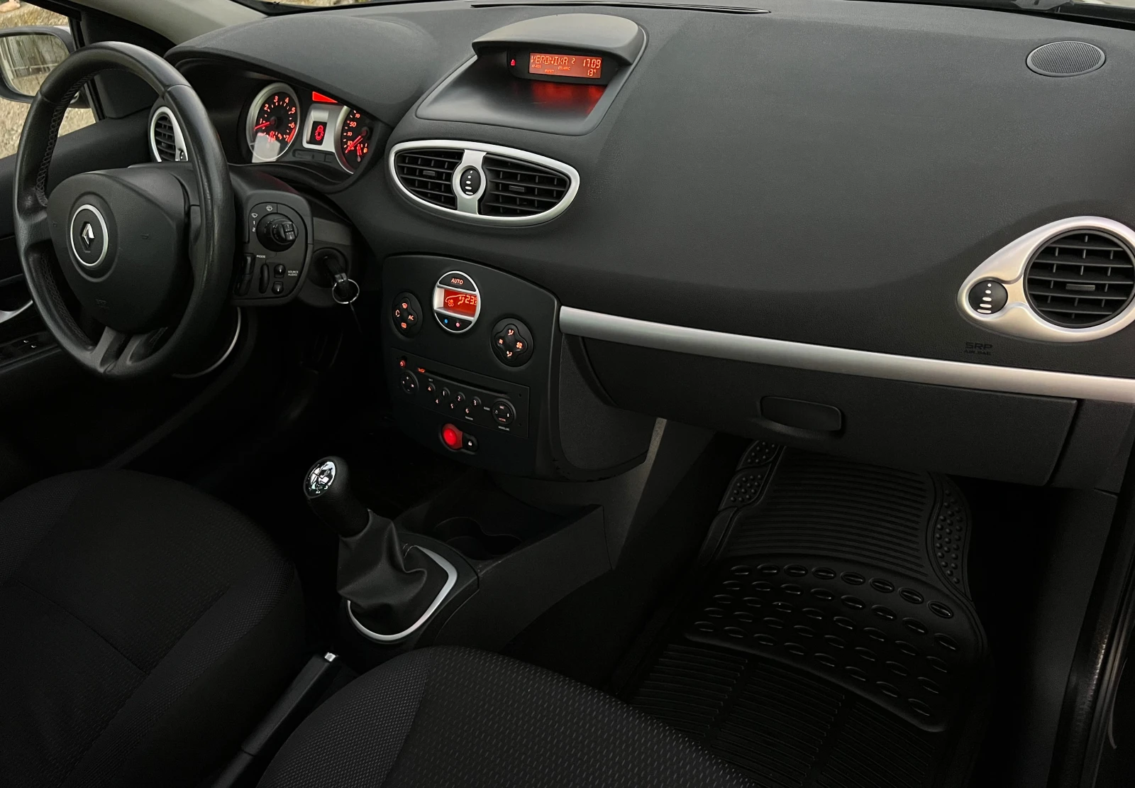 Renault Clio 1.2TCE PANORAMA/KLIMATRONIK/UNIKAT | Mobile.bg   15