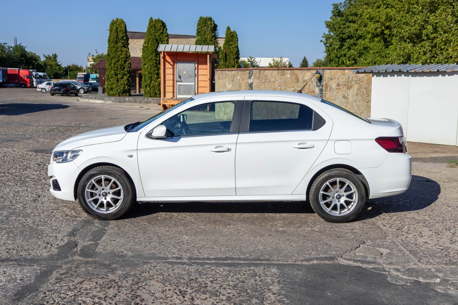 Peugeot 301 1.2 - изображение 2