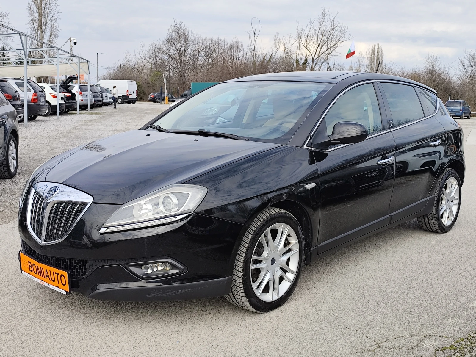 Lancia Delta 1.6mJT* LED* КОЖА* KLIMATRONIK* 