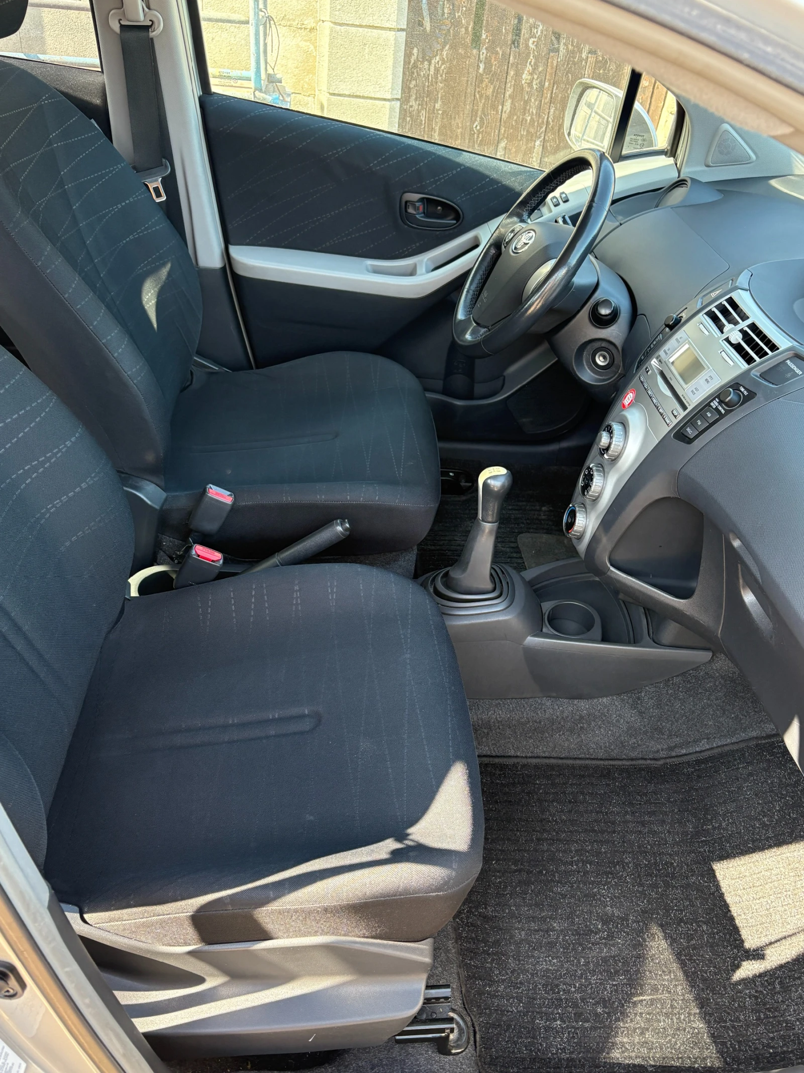 Toyota Yaris, снимка 10 - Автомобили и джипове - 53819085