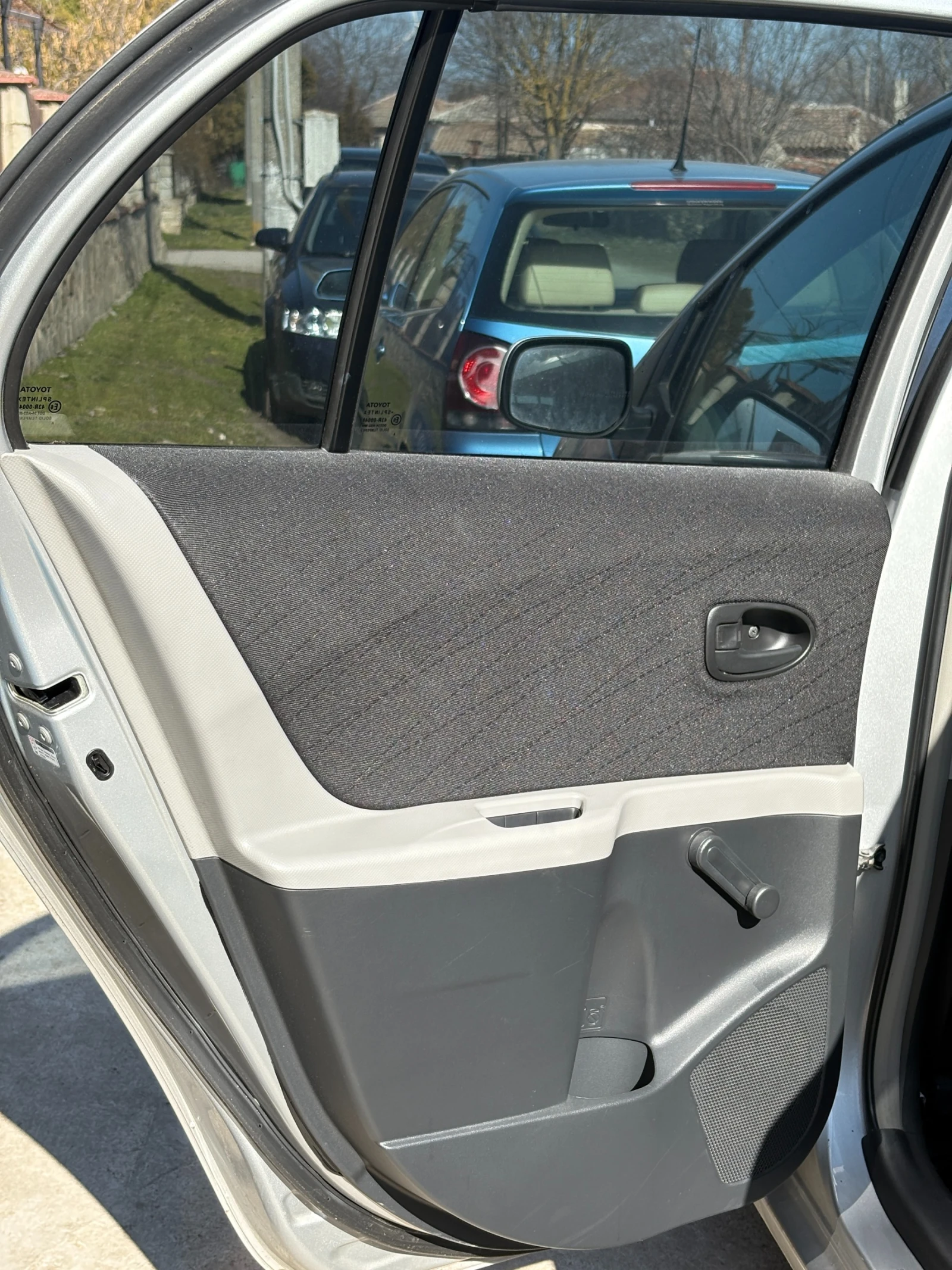 Toyota Yaris, снимка 7 - Автомобили и джипове - 53819085