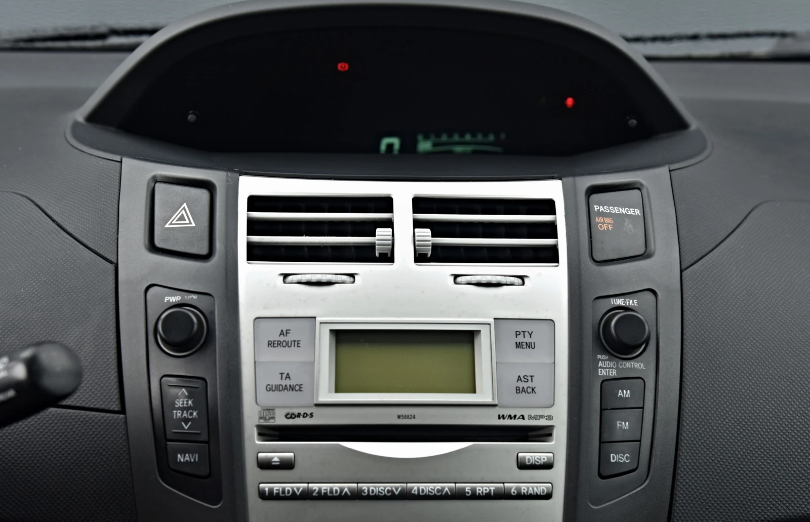 Toyota Yaris, снимка 8 - Автомобили и джипове - 53965429