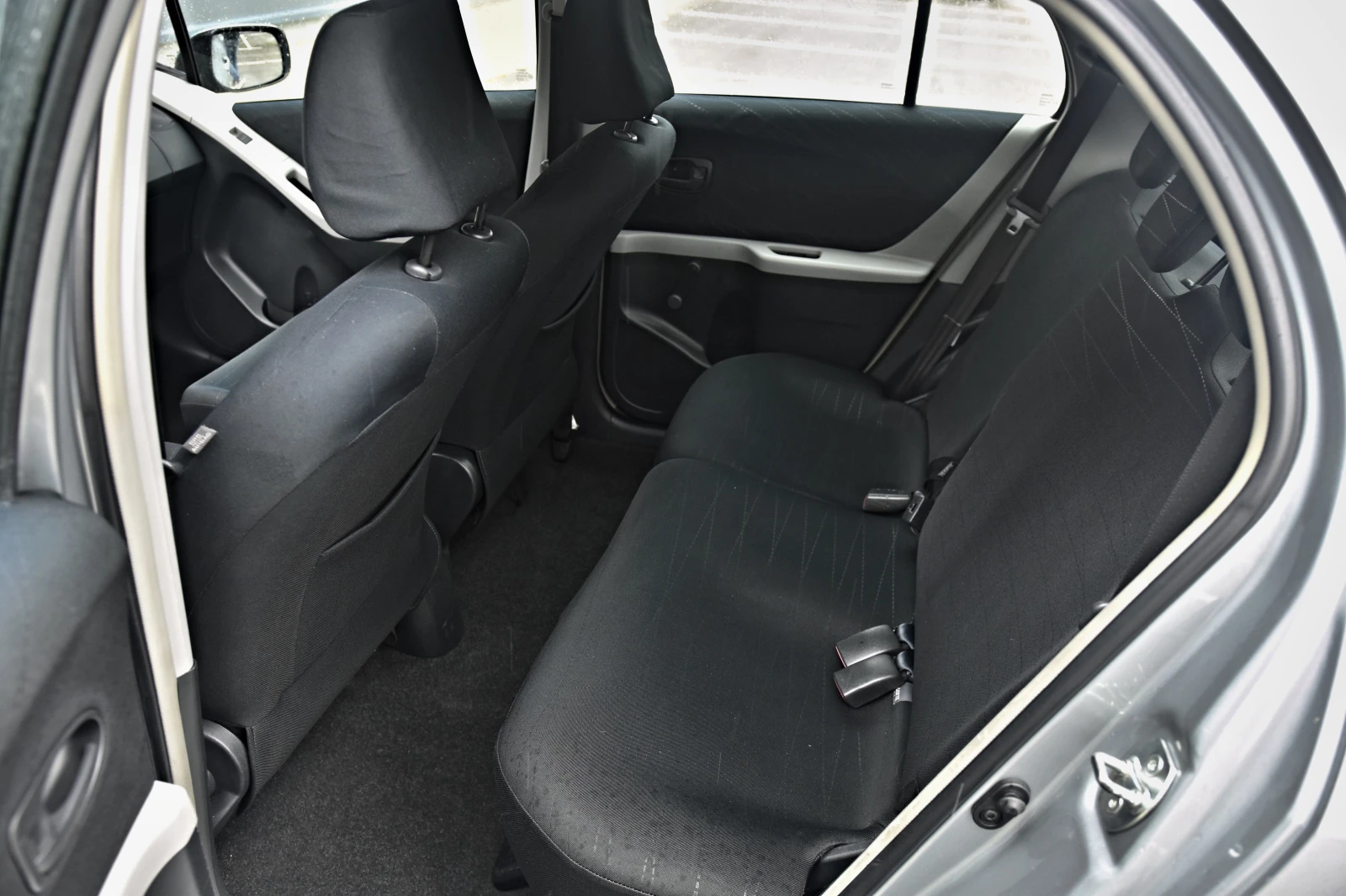 Toyota Yaris, снимка 14 - Автомобили и джипове - 53965429