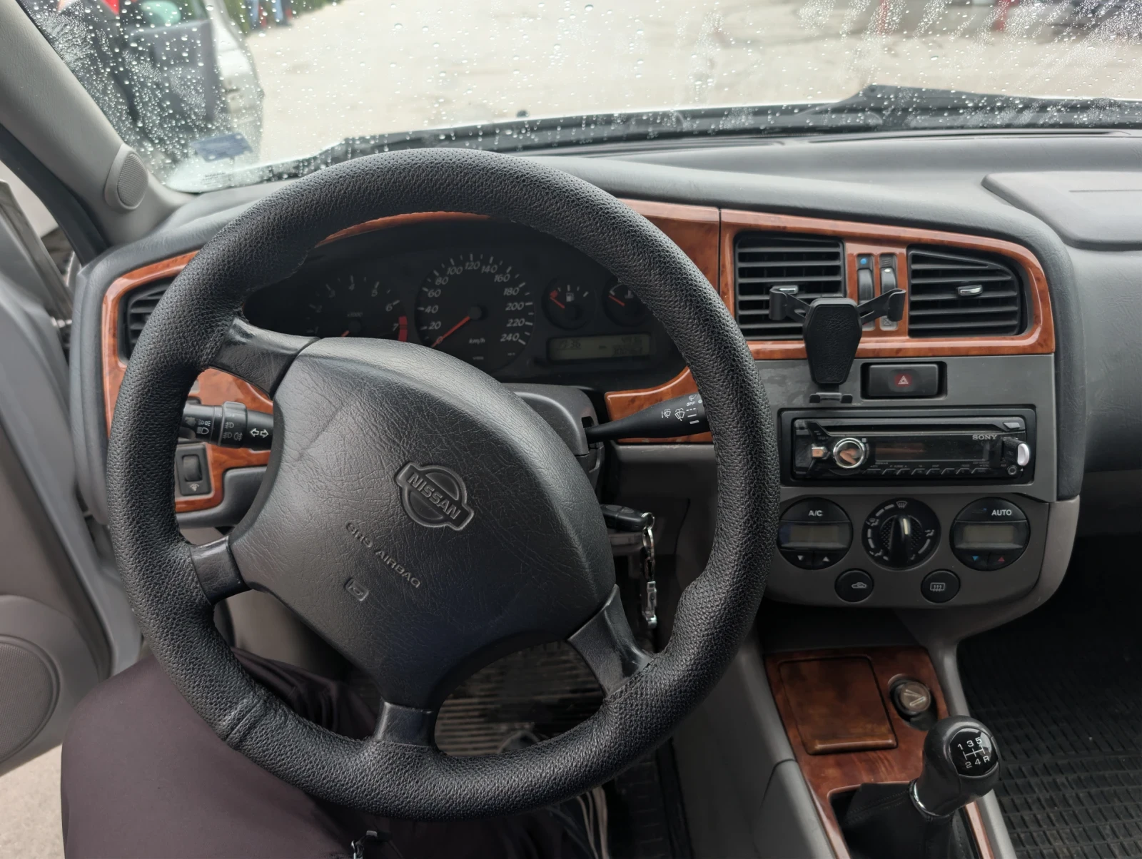 Nissan Primera, снимка 8 - Автомобили и джипове - 54498648