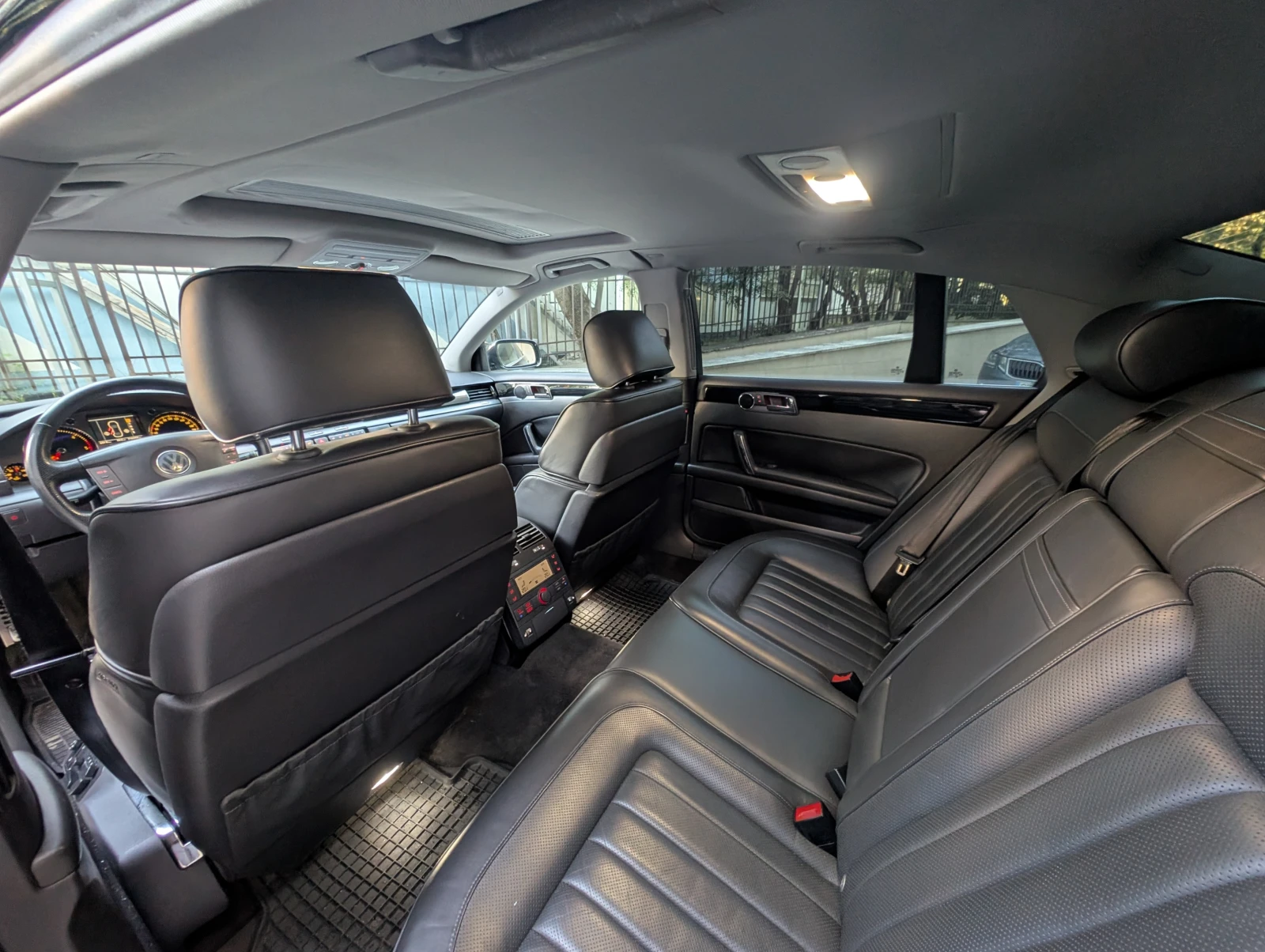 VW Phaeton 3.0 TDI, снимка 11 - Автомобили и джипове - 54903919