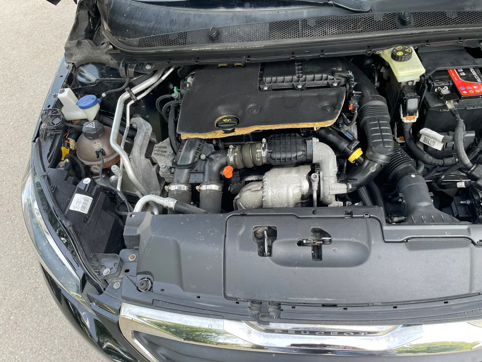 Peugeot 308 1.6 BlueHDi ПЕРФЕКТНА, снимка 13 - Автомобили и джипове - 54951457