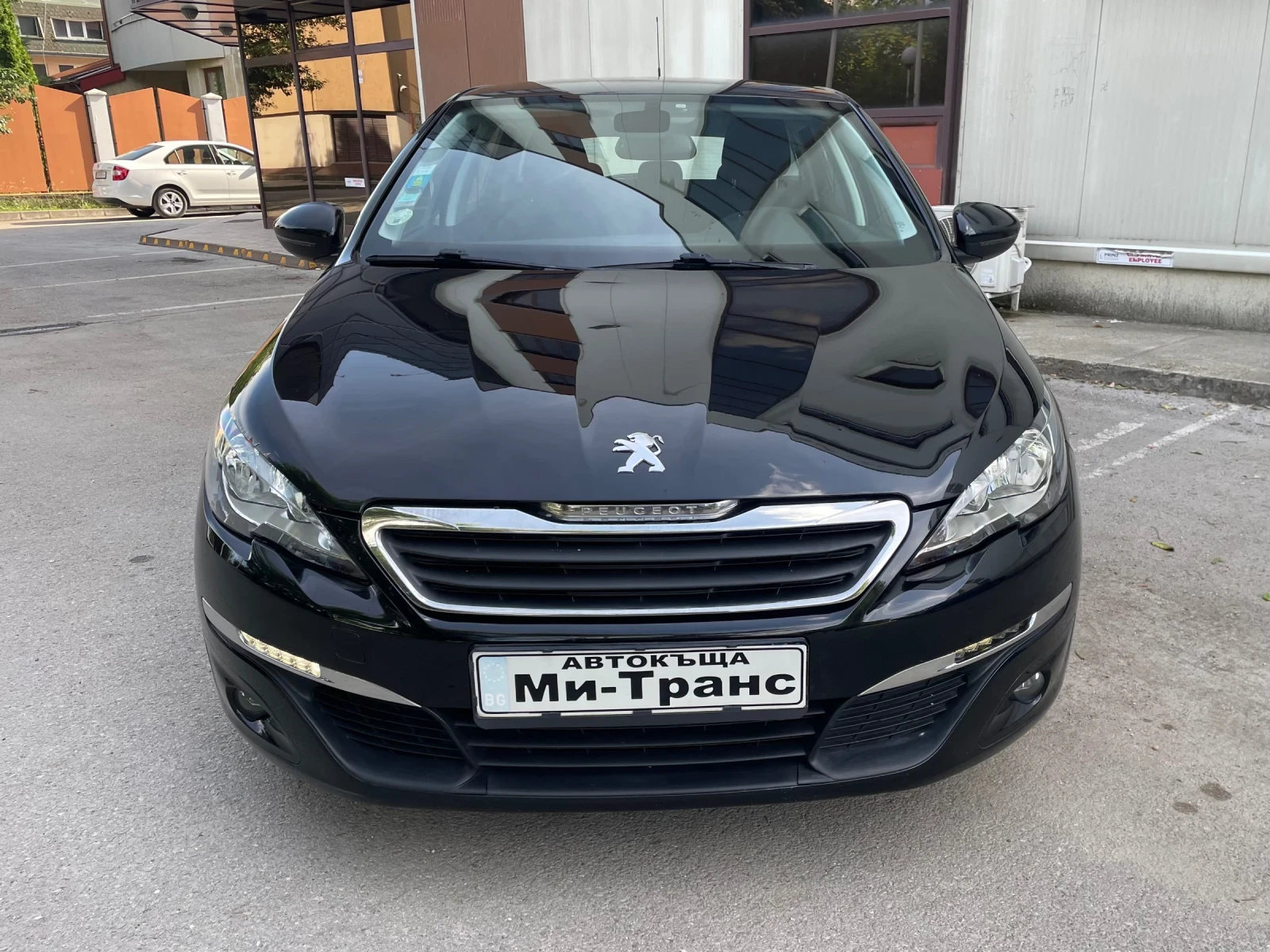 Peugeot 308 1.6 BlueHDi ПЕРФЕКТНА, снимка 2 - Автомобили и джипове - 54951457