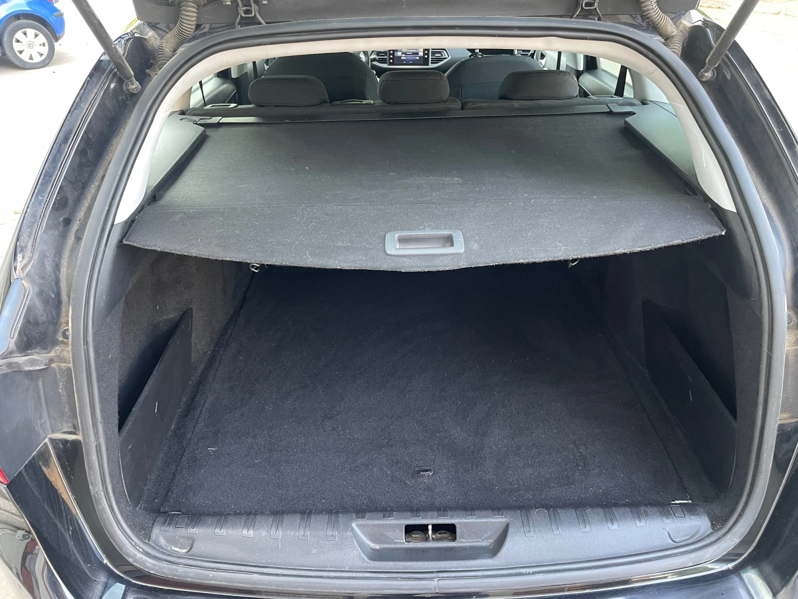 Peugeot 308 1.6 BlueHDi ПЕРФЕКТНА, снимка 12 - Автомобили и джипове - 54951457