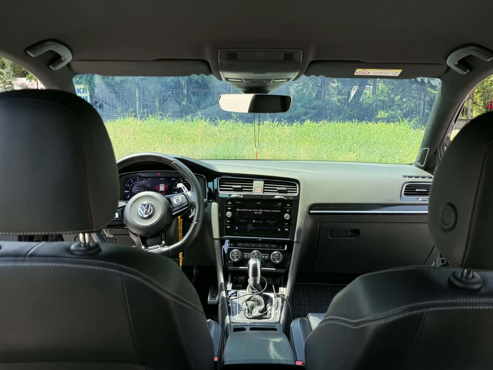 VW Golf Golf 7.5 R, снимка 11 - Автомобили и джипове - 55142957