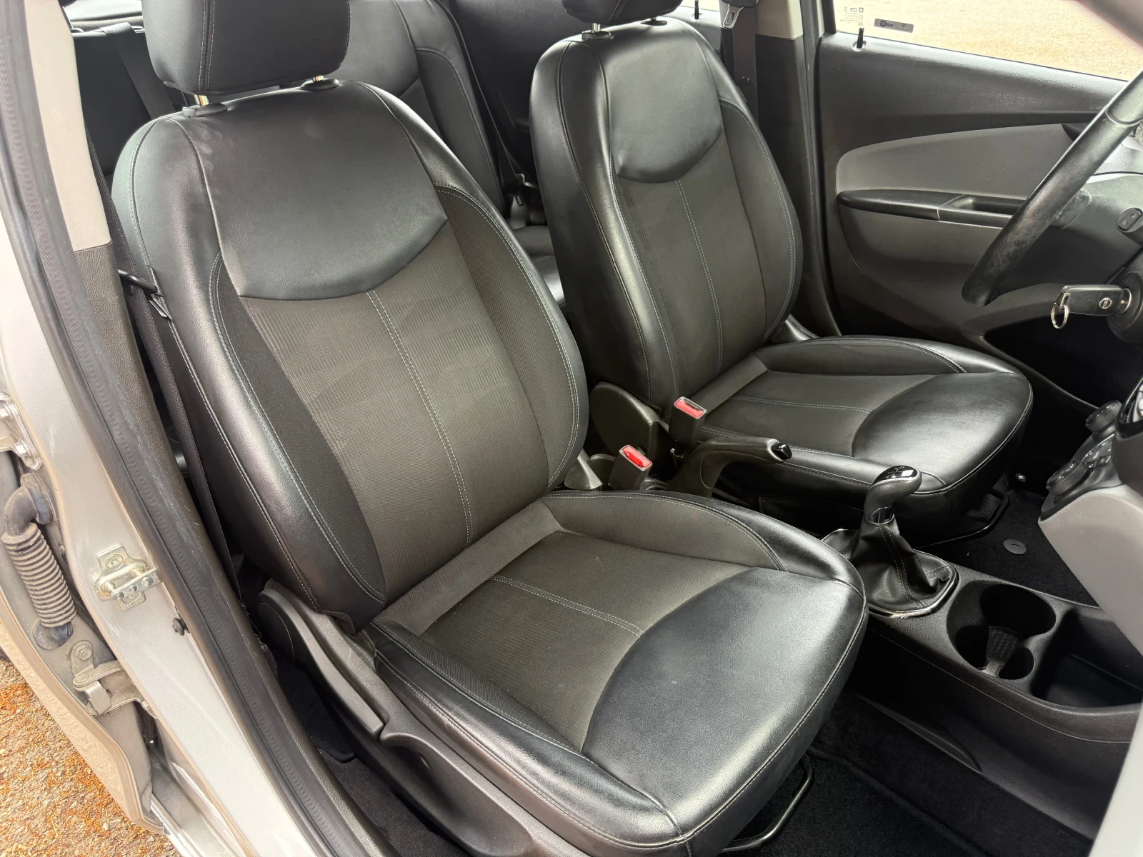 Opel Karl 1.0-75kc-Avtomat , снимка 12 - Автомобили и джипове - 55192429