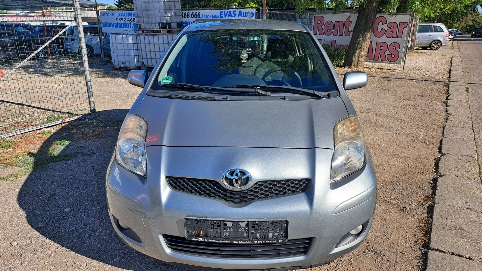 Toyota Yaris 1.3VVTI-AUTOMATIC, снимка 2 - Автомобили и джипове - 55936587