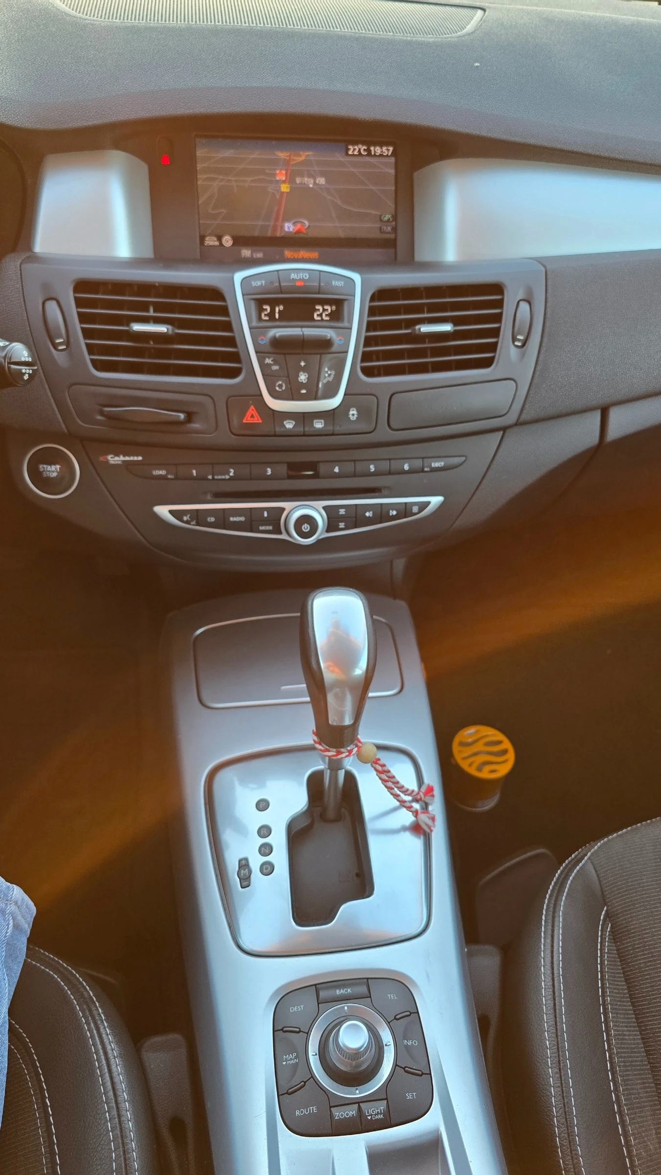 Renault Laguna Grandtour 2.0T (LPG), снимка 10 - Автомобили и джипове - 56203029