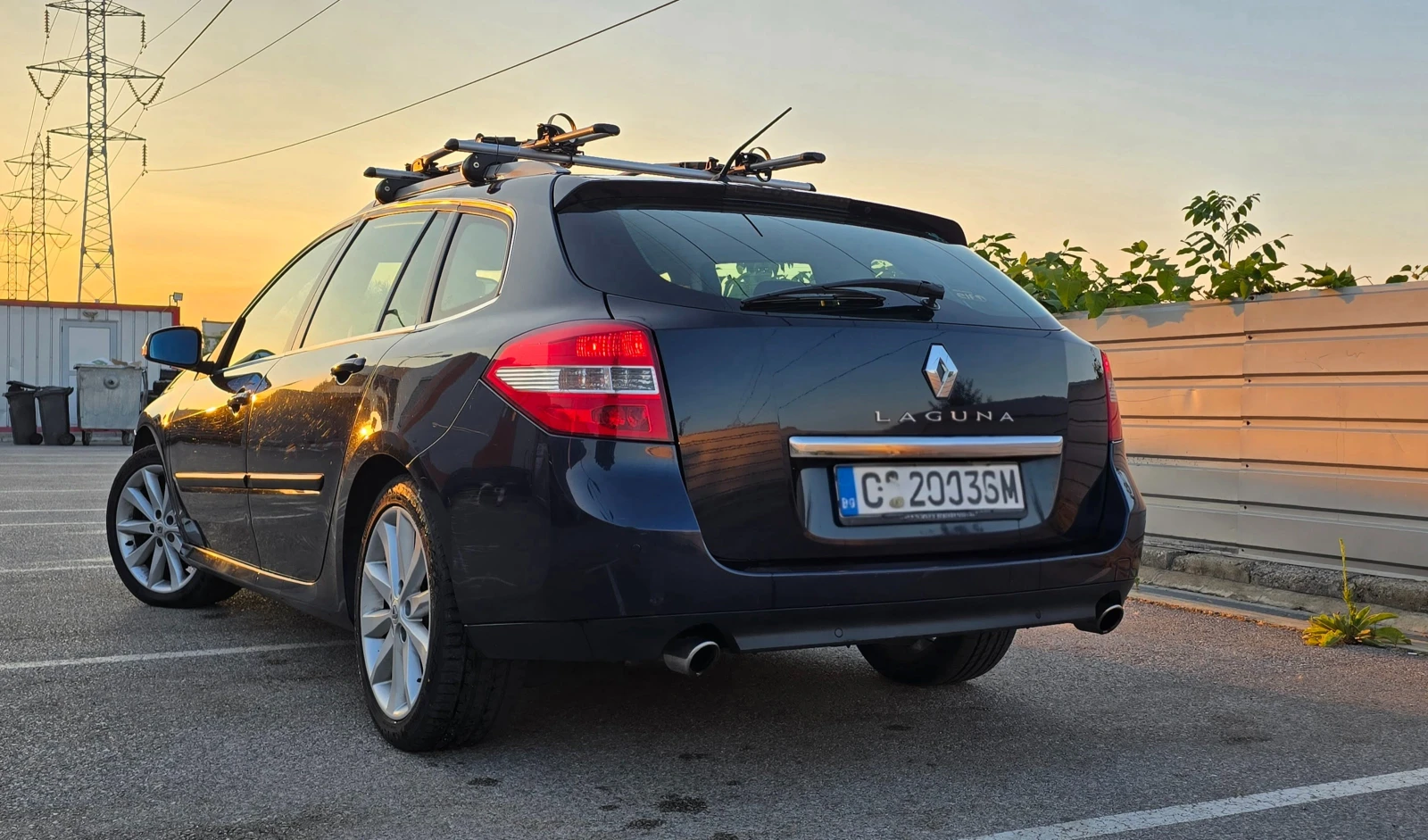 Renault Laguna Grandtour 2.0T (LPG), снимка 5 - Автомобили и джипове - 56203029