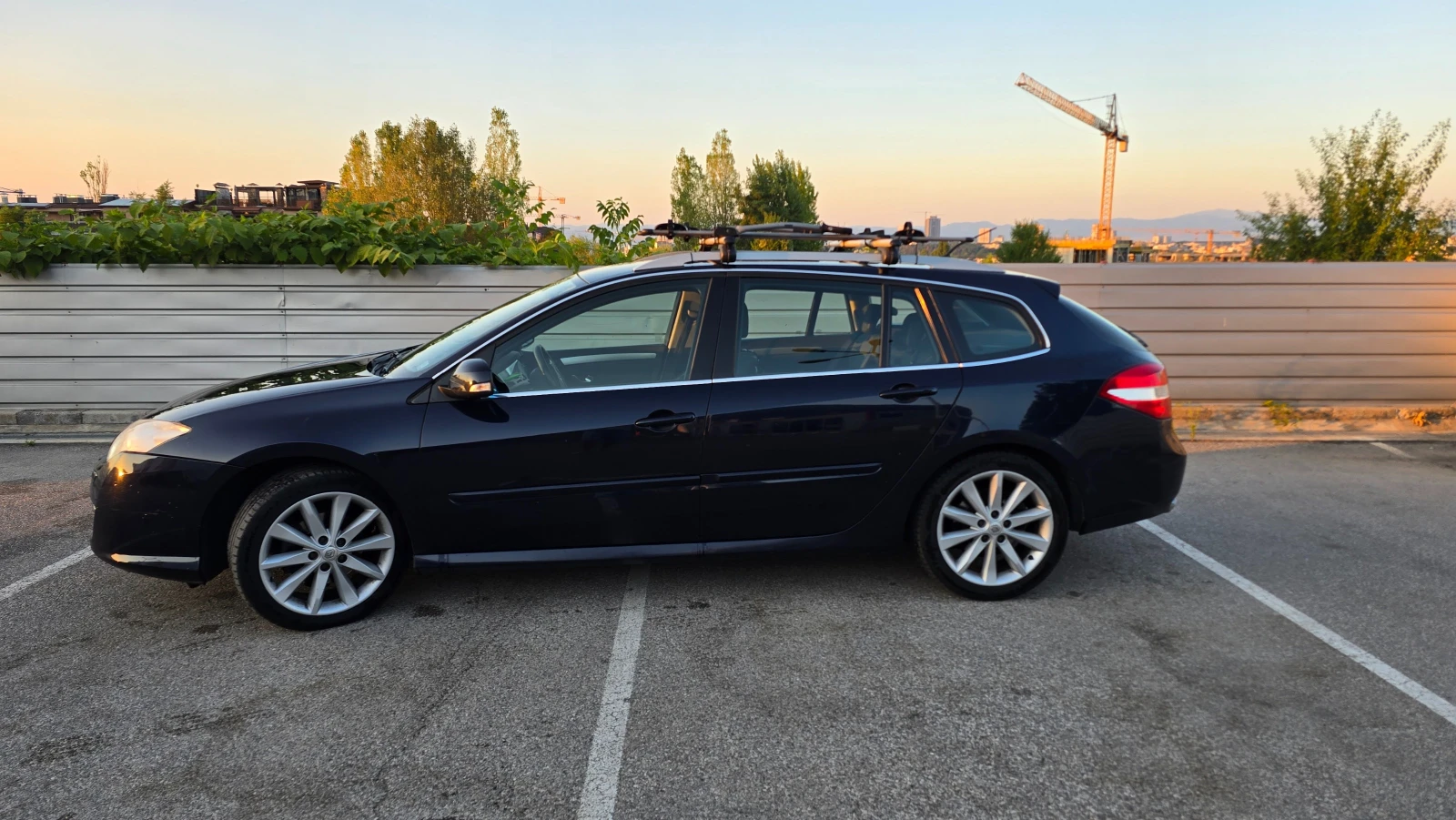 Renault Laguna Grandtour 2.0T (LPG), снимка 4 - Автомобили и джипове - 56203029