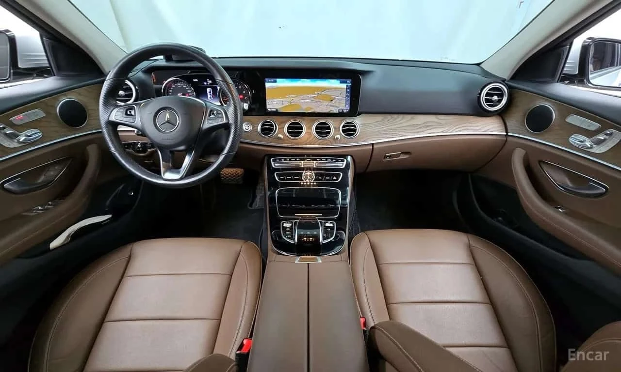 Mercedes-Benz E 300 4MATIC Exclusive * КРАЙНА ЦЕНА ДО БЪЛГАРИЯ, снимка 7 - Автомобили и джипове - 56310510