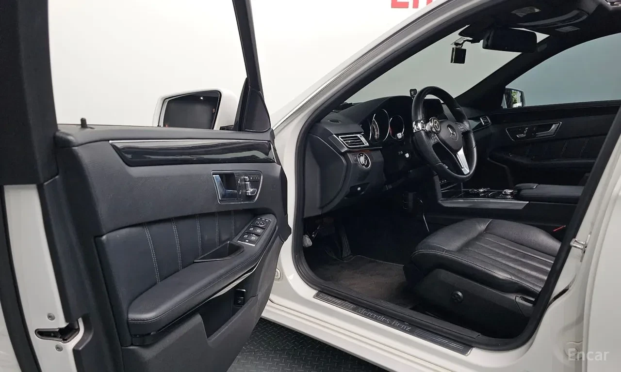 Mercedes-Benz 220, снимка 6 - Автомобили и джипове - 56436053