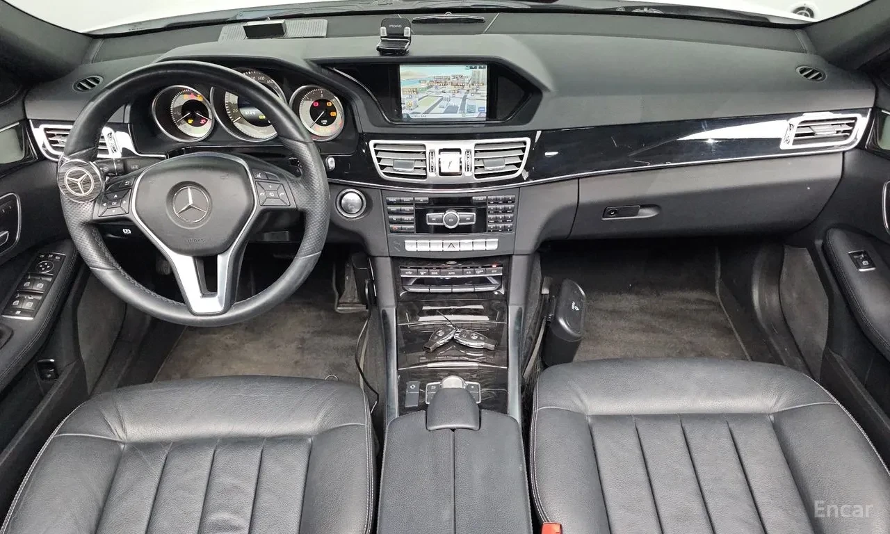 Mercedes-Benz 220, снимка 4 - Автомобили и джипове - 56436053