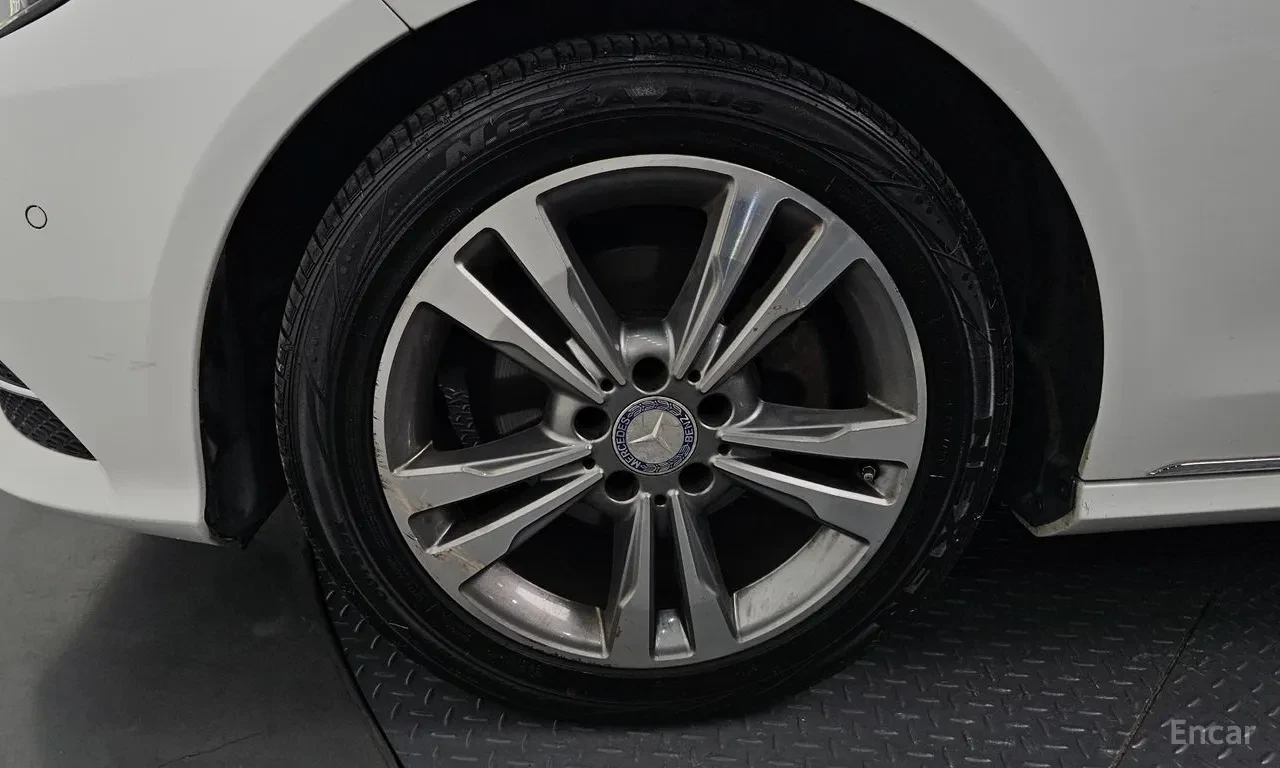 Mercedes-Benz 220, снимка 13 - Автомобили и джипове - 56436053