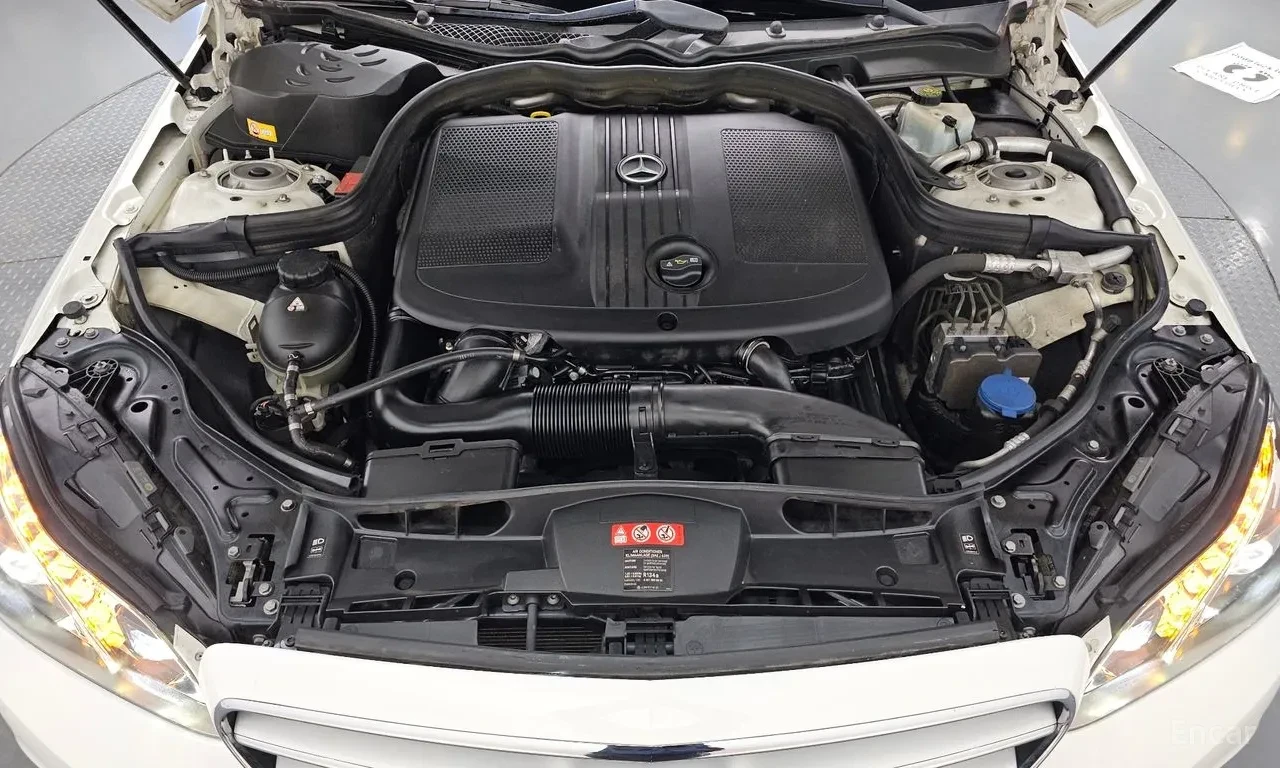 Mercedes-Benz 220, снимка 3 - Автомобили и джипове - 56436053