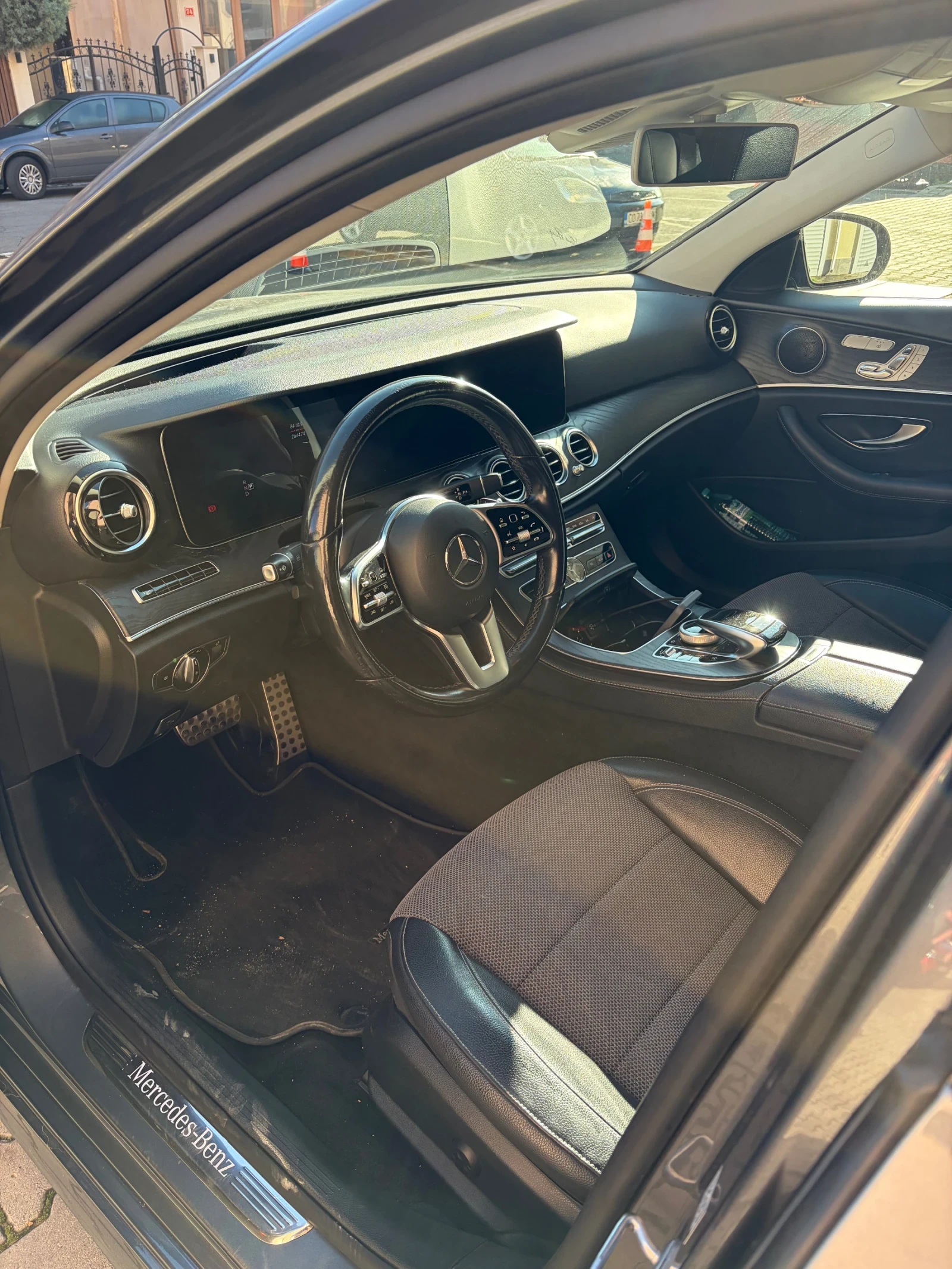 Mercedes-Benz E 220 4matic 197ps, снимка 6 - Автомобили и джипове - 56713992