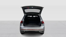 VW Tiguan Highline* R-Line* 4Motion* ДИСТРОНИК* ПАНОРАМА* , снимка 9
