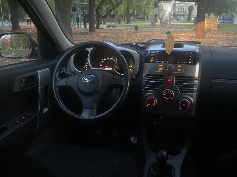 Daihatsu Terios 1.5, снимка 8 - Автомобили и джипове - 48430454