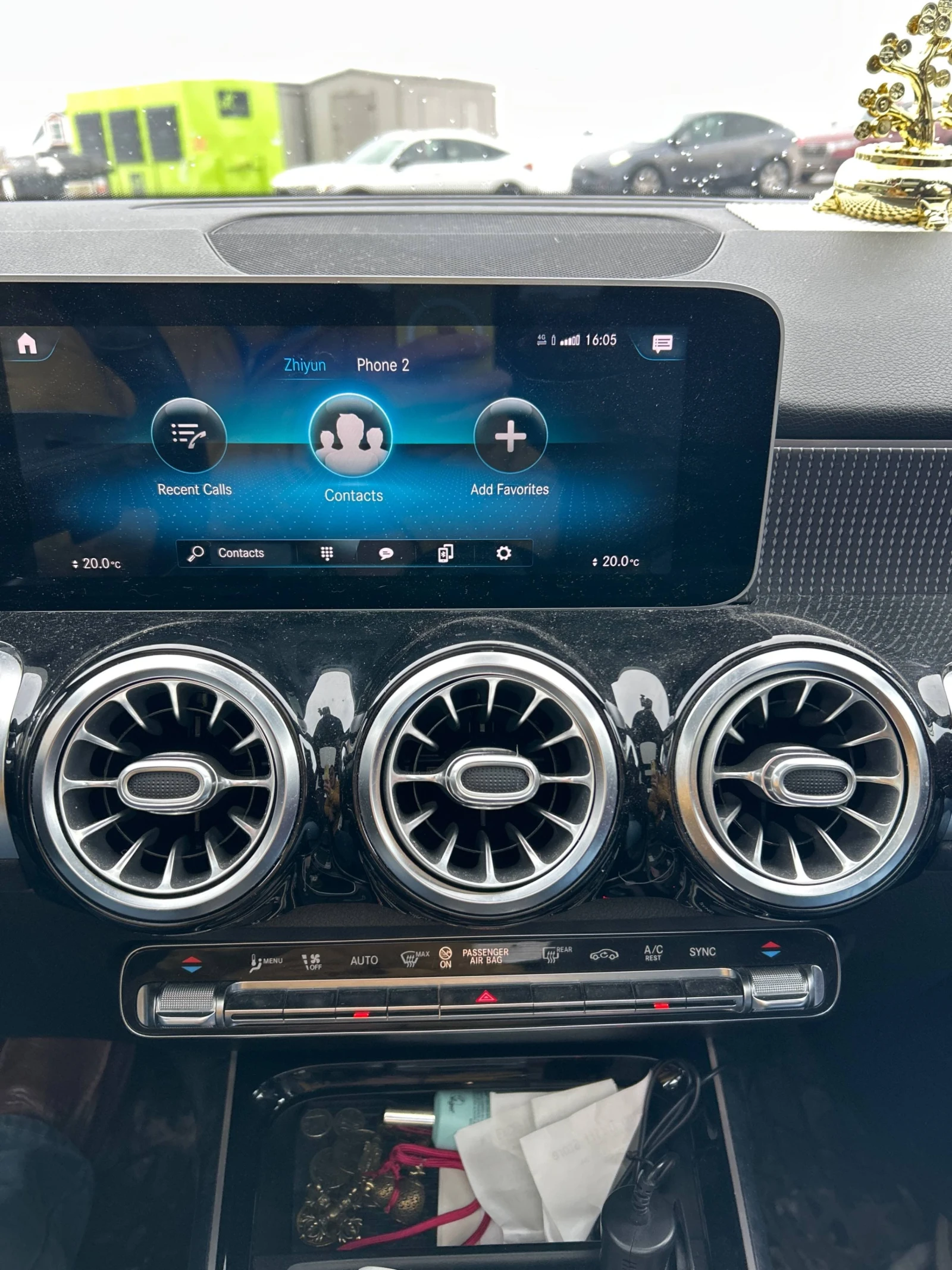 Mercedes-Benz GLB * 4 MATIC * CARFAX * ПАНО * KEYLESS * ПОДГРЕВИ - изображение 9