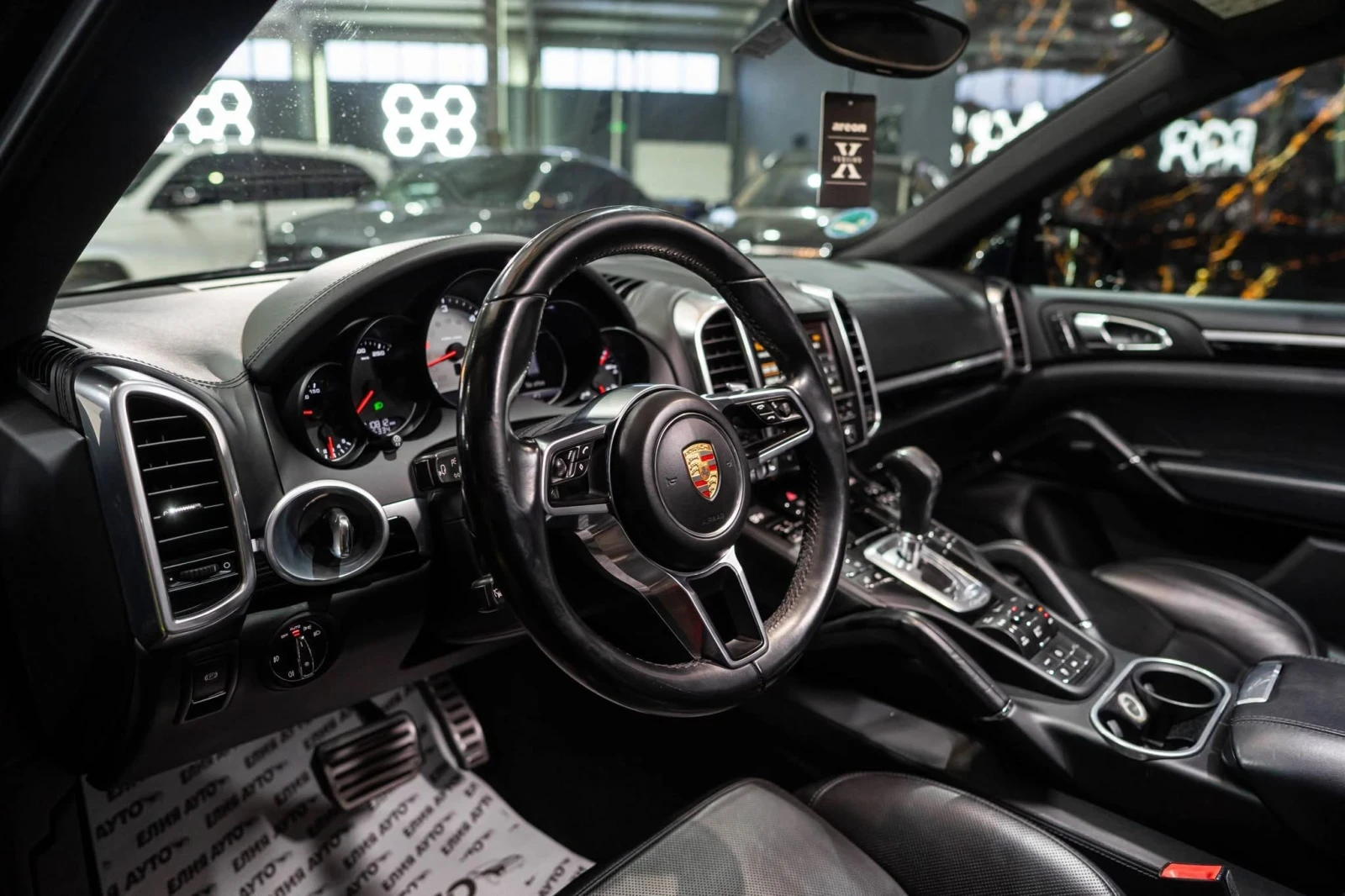 Porsche Cayenne 4.2D FACELIFT FULL GTS PACK ПАНО BOSE ЛИЗИНГ 100%, снимка 12 - Автомобили и джипове - 53912580