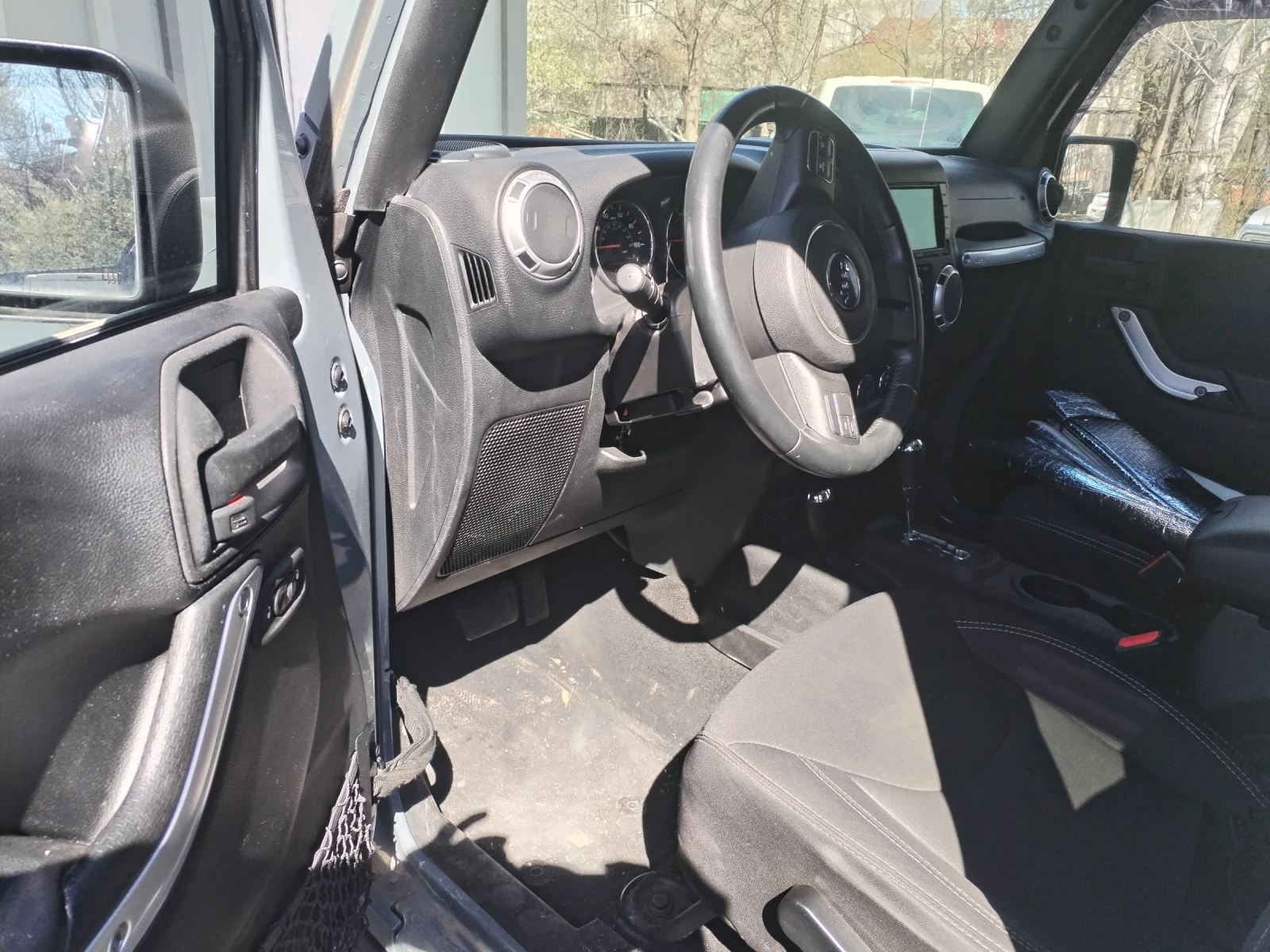 Jeep Wrangler Unlimited sahara, снимка 16 - Автомобили и джипове - 54139051