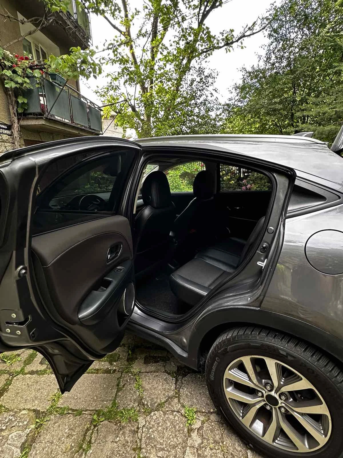 Honda Hr-v 1, 5 AUTOMAT 4* 4, снимка 6 - Автомобили и джипове - 54885458