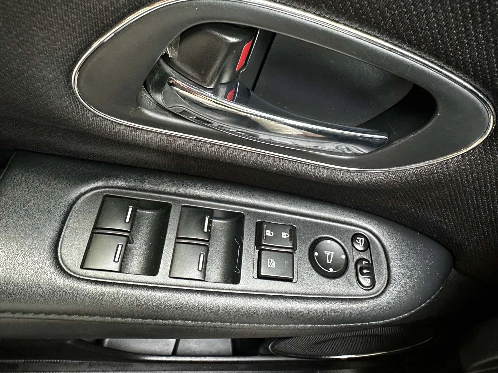 Honda Hr-v 1, 5 AUTOMAT 4* 4, снимка 10 - Автомобили и джипове - 54885458